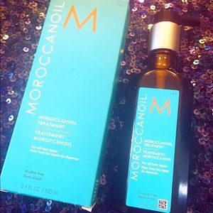 3.4 oz Moroccan oil! I’ve used about 1-2 pumps